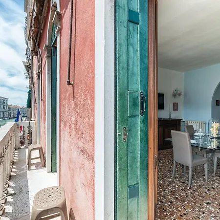 Royal Rialto - Grand Canal View * Venice