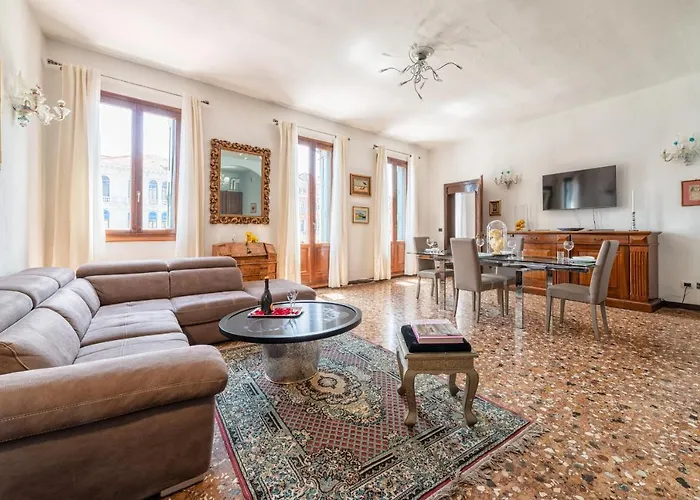 Royal Rialto - Grand Canal View *