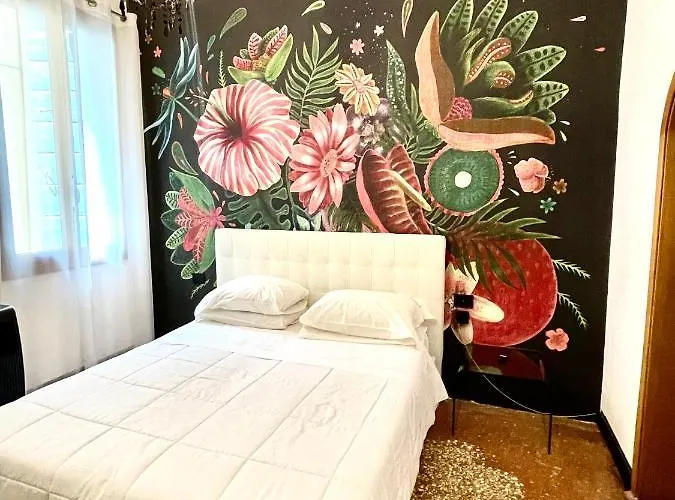 Royal Rialto - Grand Canal View