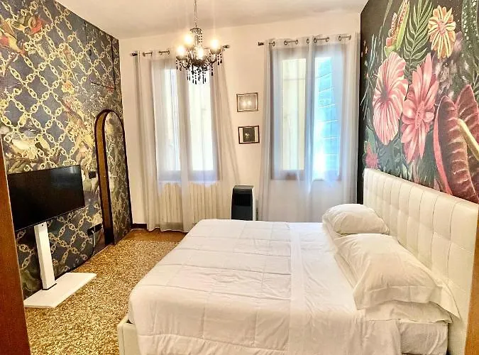 Royal Rialto - Grand Canal View * Venedig