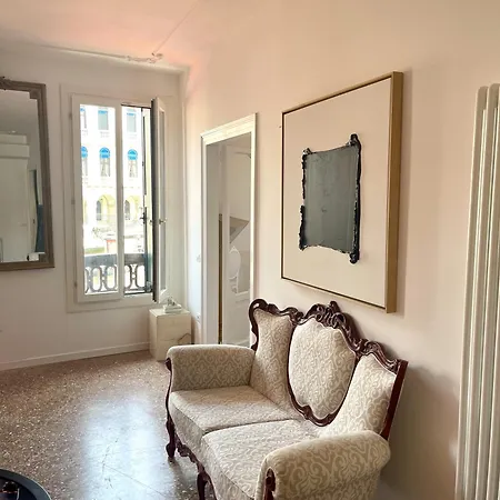 Royal Rialto - Grand Canal View *